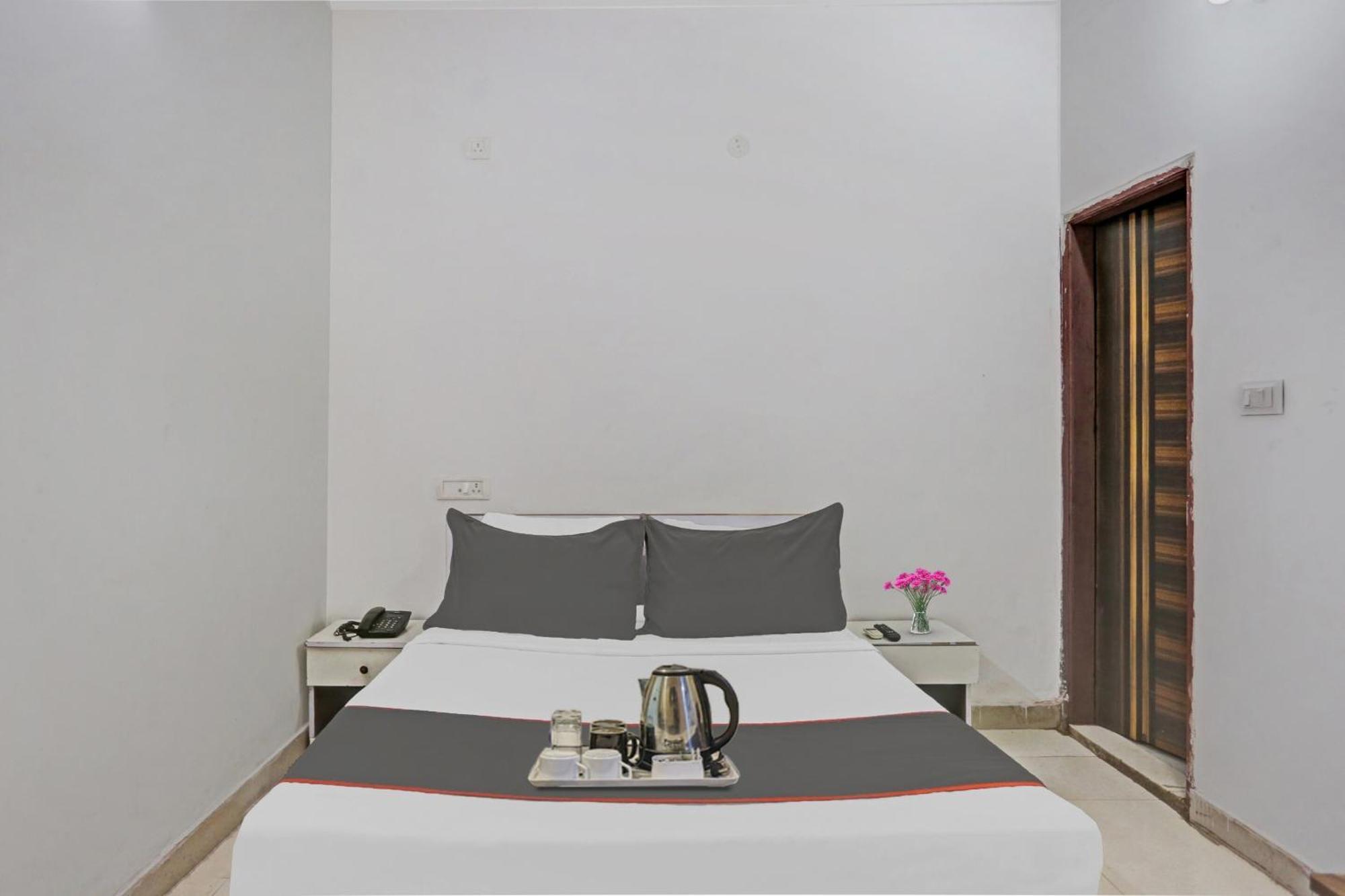 Hotel O Imperial Residency Near Dashrath Puri Metro Station Nova Deli Exterior foto