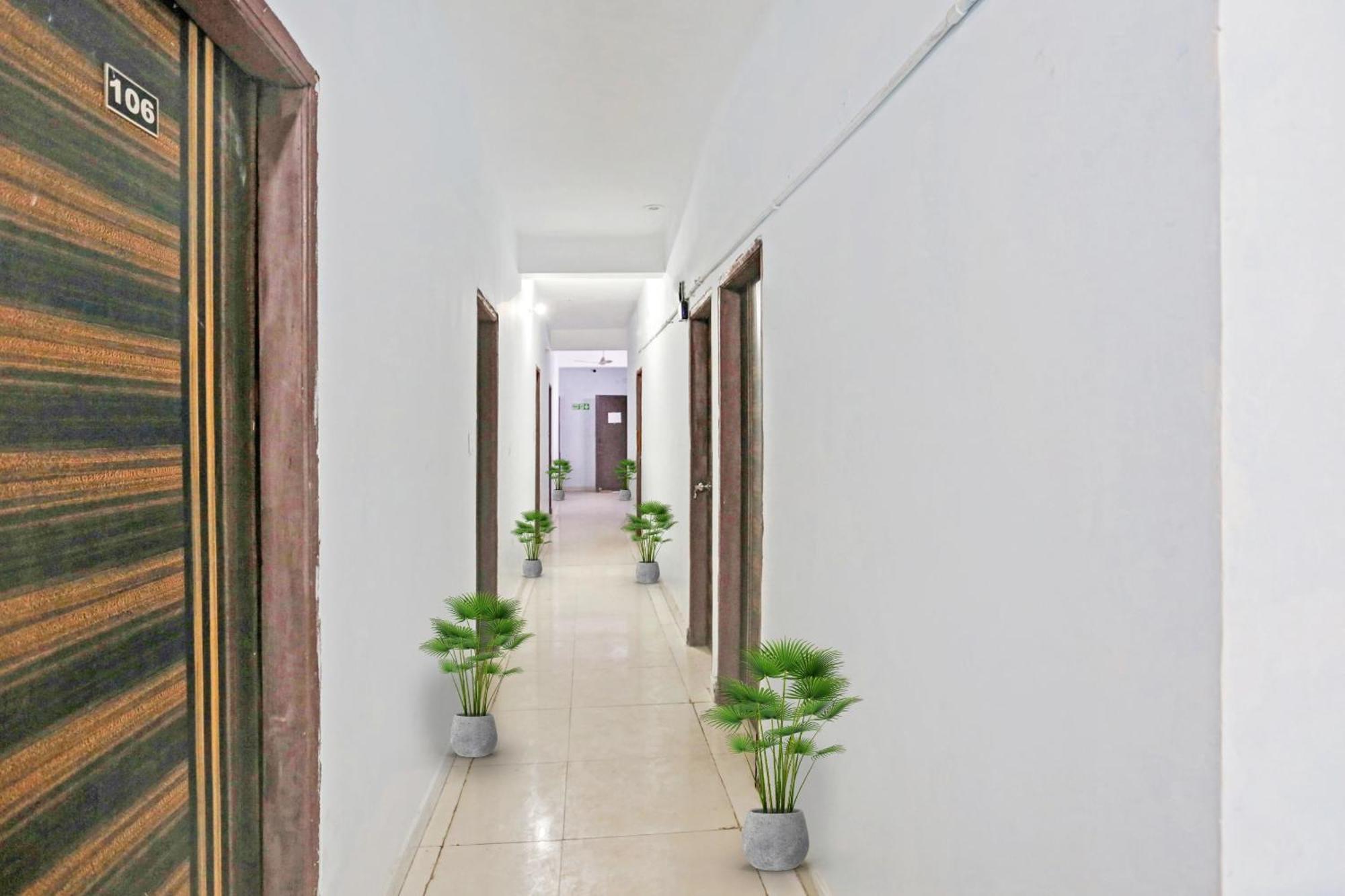 Hotel O Imperial Residency Near Dashrath Puri Metro Station Nova Deli Exterior foto